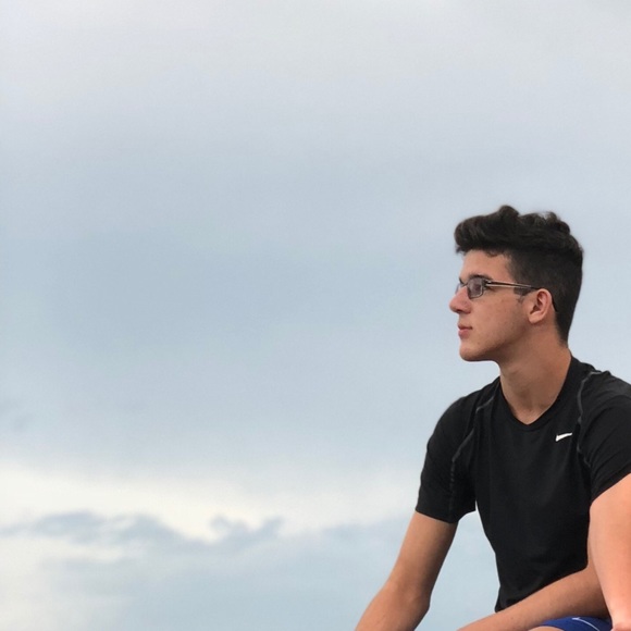 Meet your Posher, Chris - Picture 1 of 1